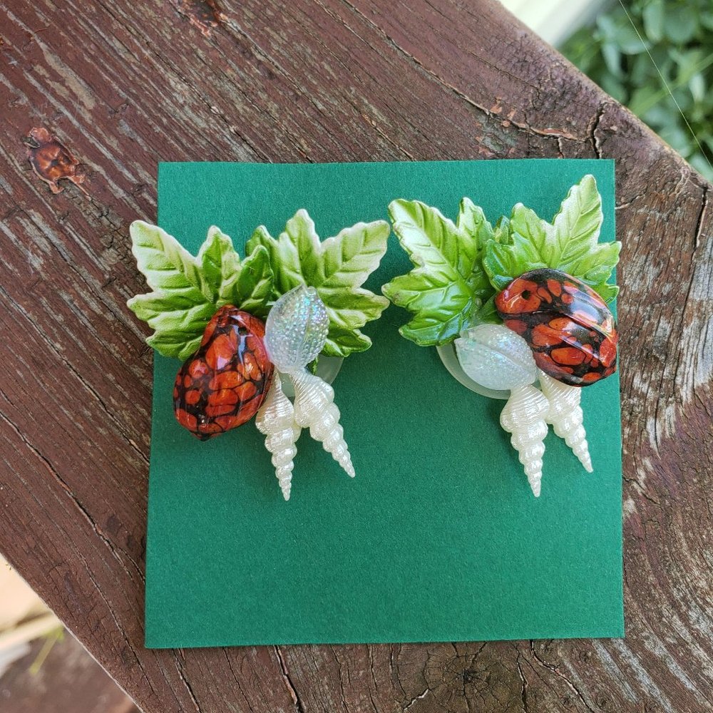Kitschy 70s Vintage-handmade shell earrings